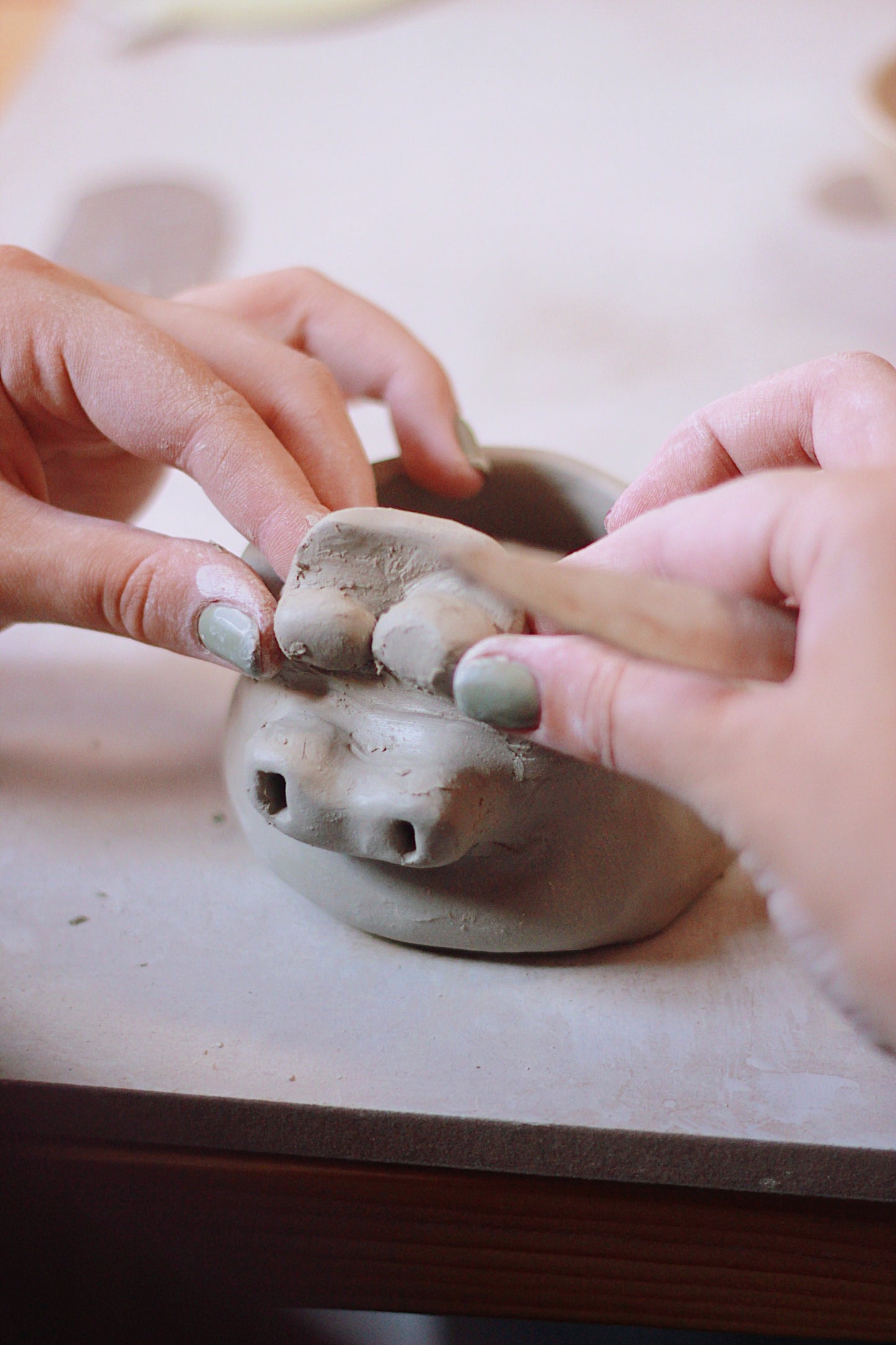 Freies Kinder Töpfern